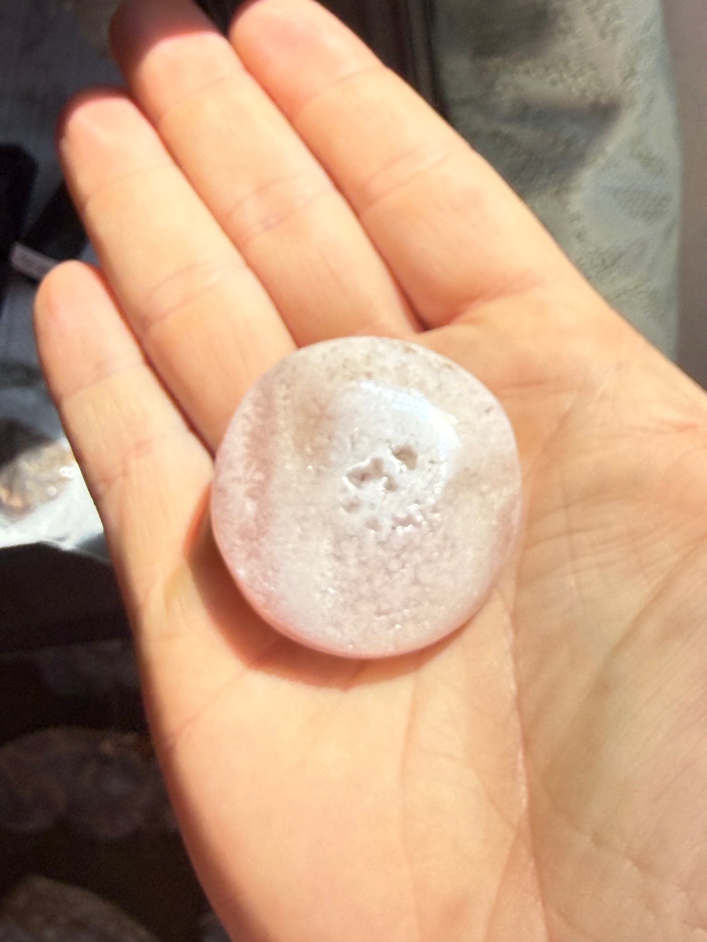 Pink Amethyst Palm Stone – Soothing Heart‑Healing Crystal for Comfort, Calm & Emotional Balance
