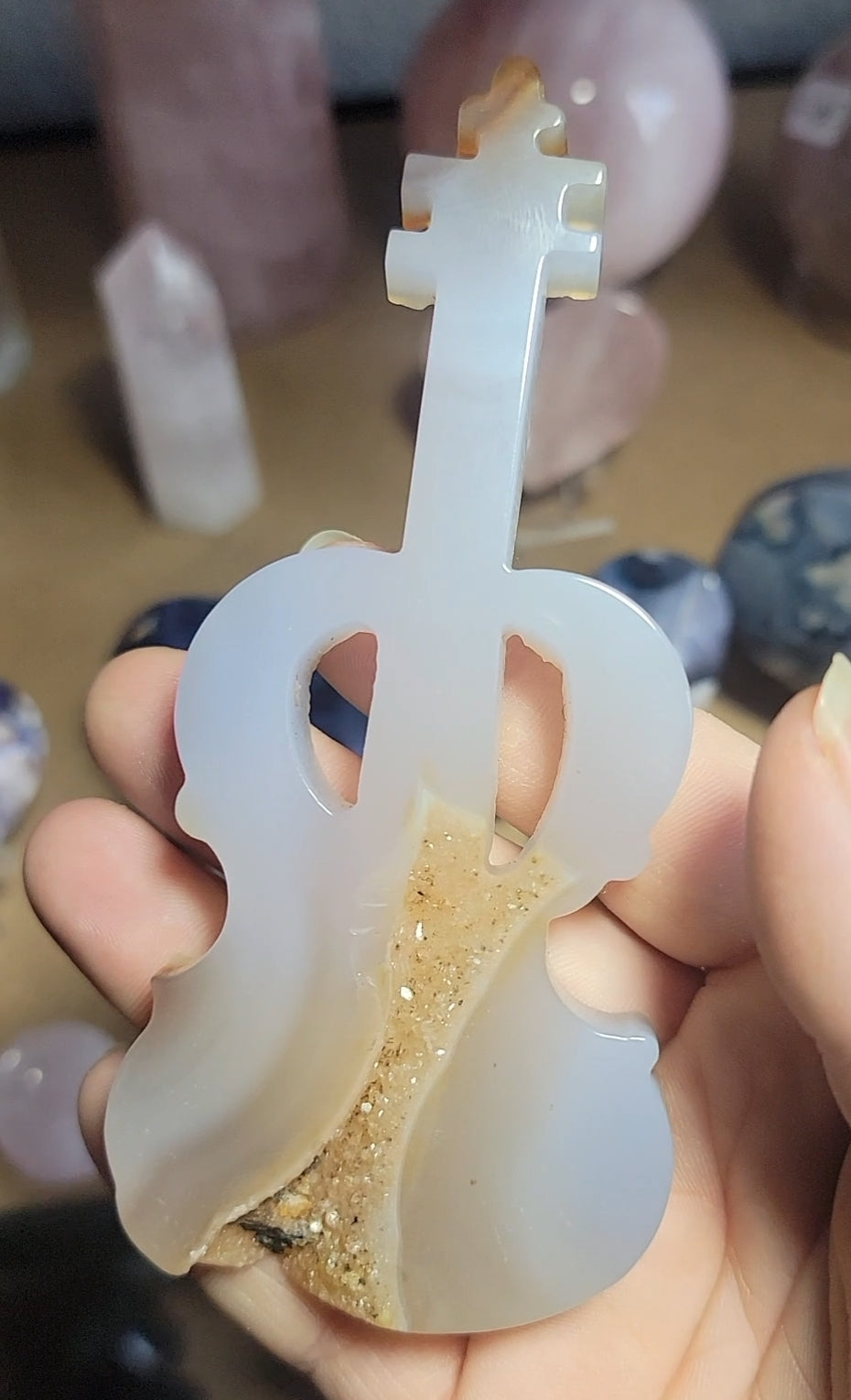 Druzy Agate Guitar Carving | Hand‑Carved Crystal | Music Lover Gift