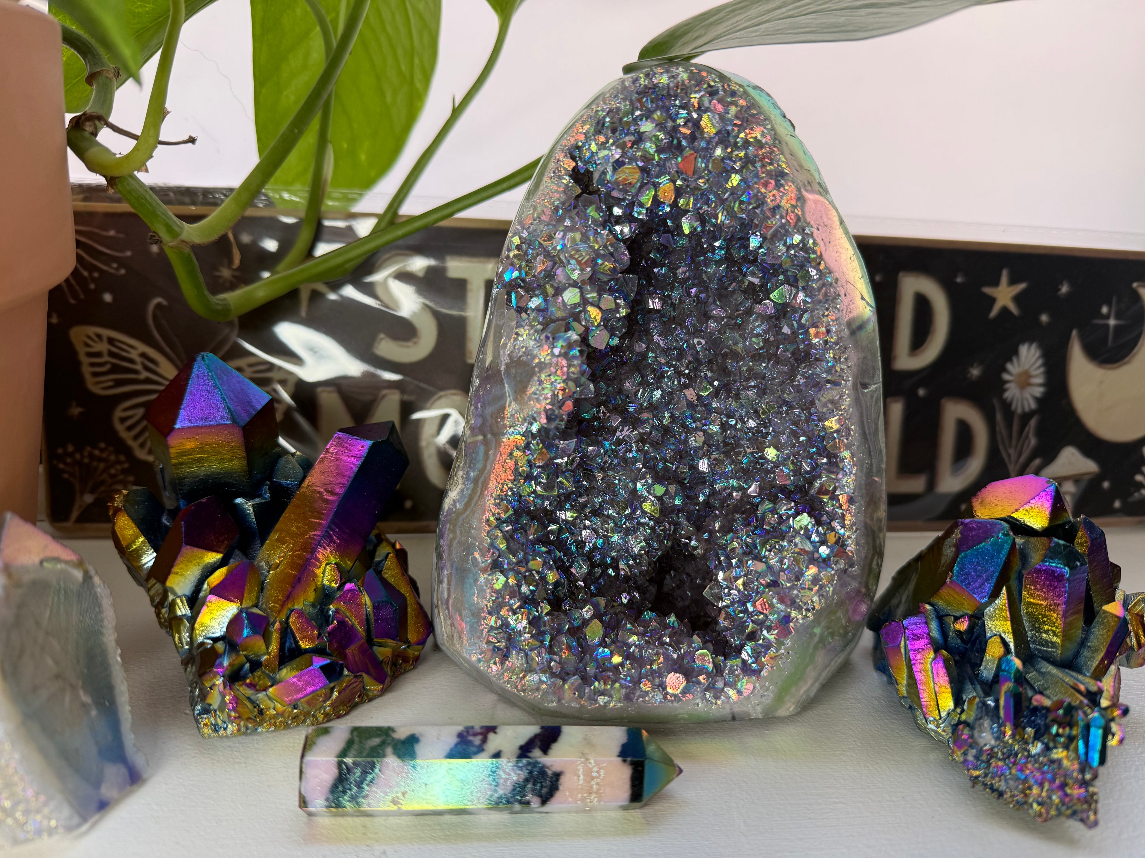 Aura Crystals — The Stones of Iridescence, Energy & Transformation