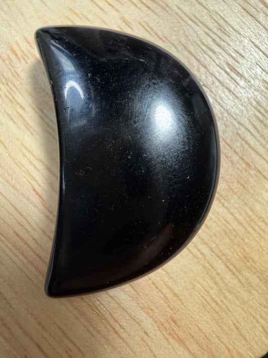 Obsidian Mini Moon – Polished Crescent Carving for Protection, Grounding & New Beginnings