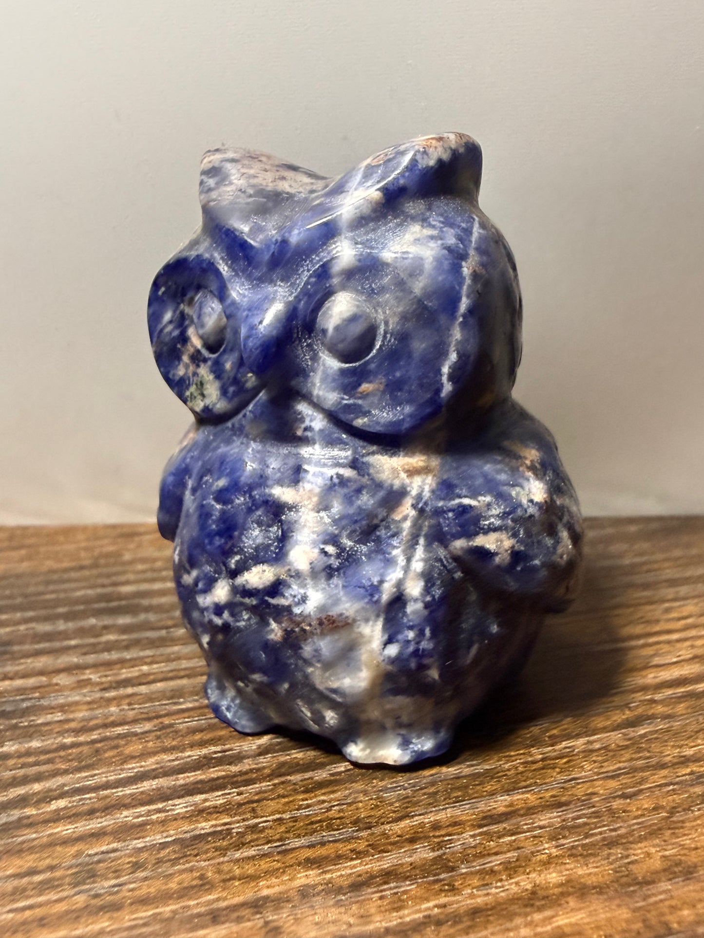 Sodalite Owl – Hand‑Carved Figurine for Wisdom, Intuition & Mental Clarity