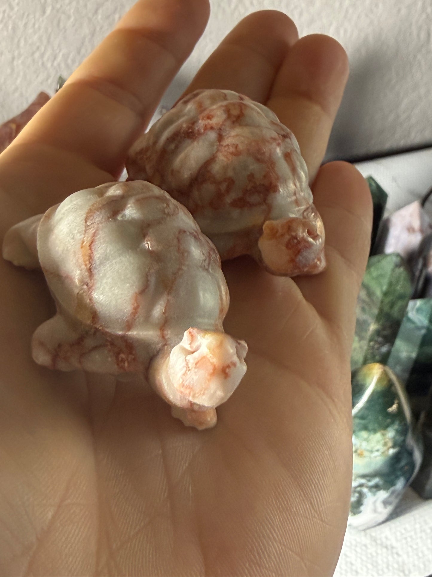 Banded Agate Turtle – Cream & Red Line Mini Crystal Carving | Pocket‑Size Turtle