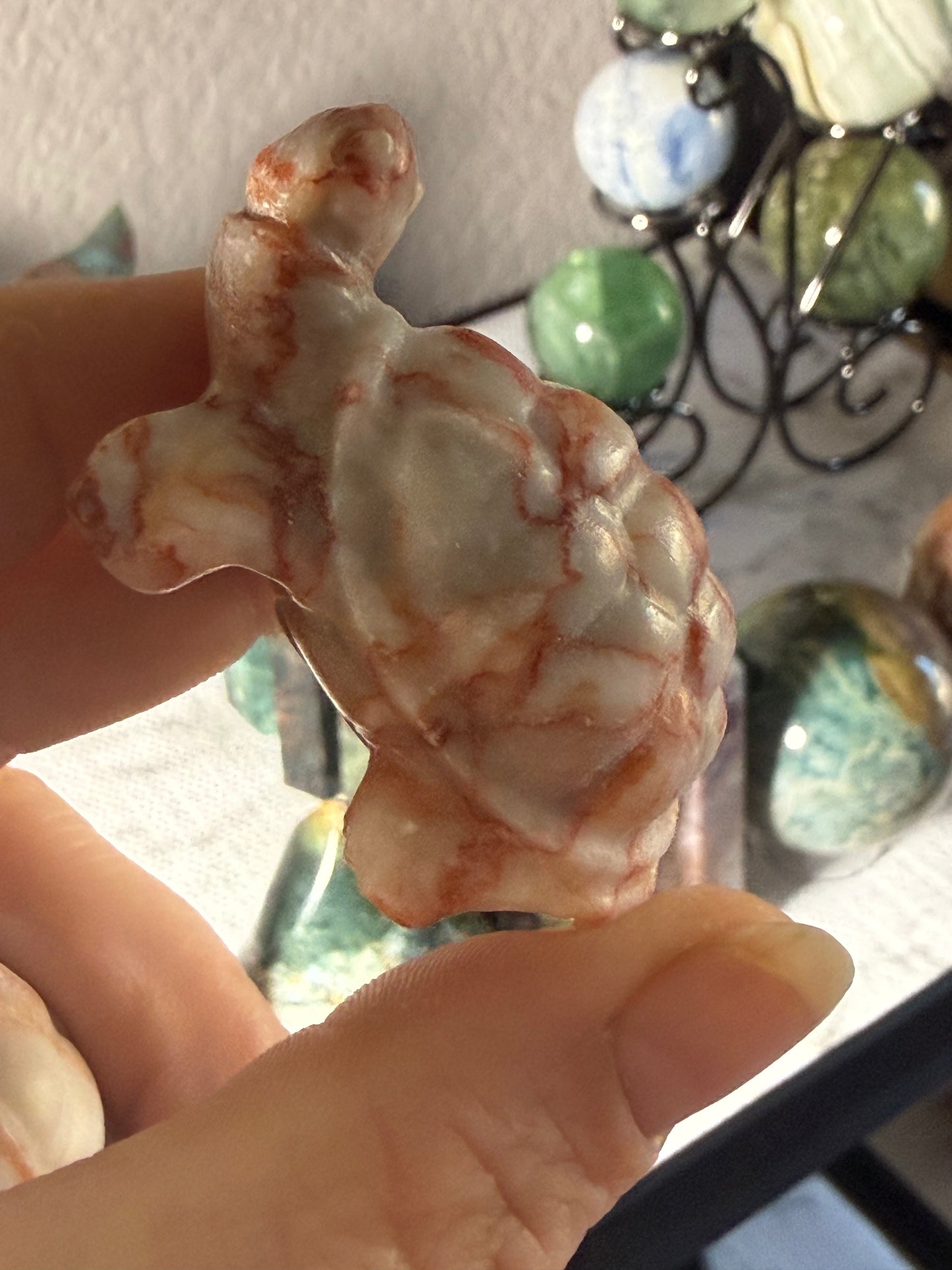Banded Agate Turtle – Cream & Red Line Mini Crystal Carving | Pocket‑Size Turtle