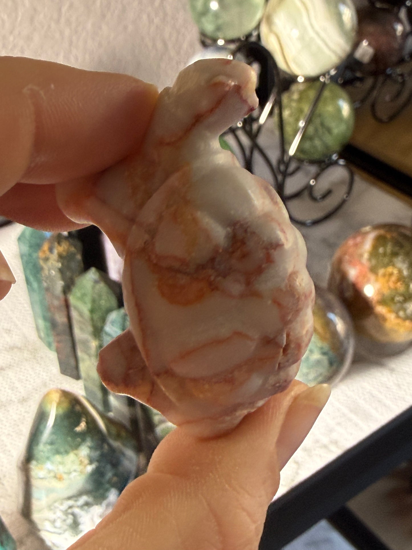 Banded Agate Turtle – Cream & Red Line Mini Crystal Carving | Pocket‑Size Turtle