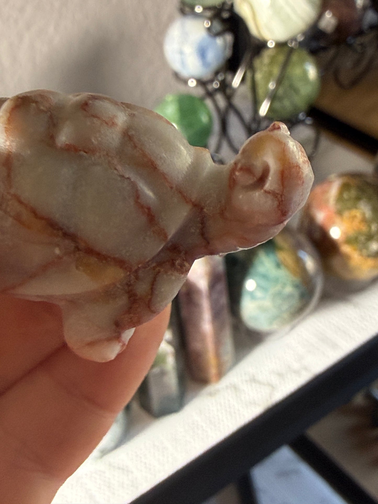 Banded Agate Turtle – Cream & Red Line Mini Crystal Carving | Pocket‑Size Turtle