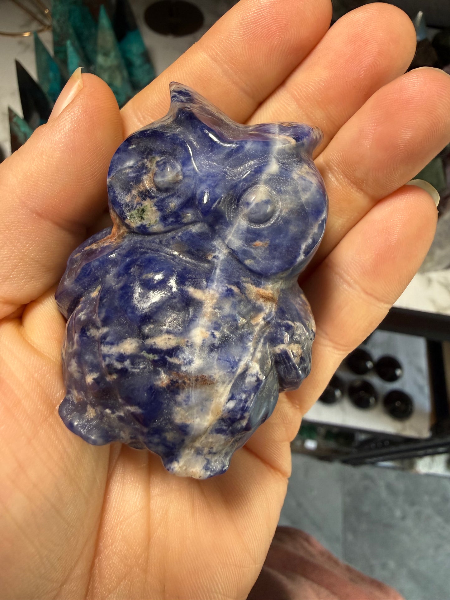 Sodalite Owl – Hand‑Carved Figurine for Wisdom, Intuition & Mental Clarity