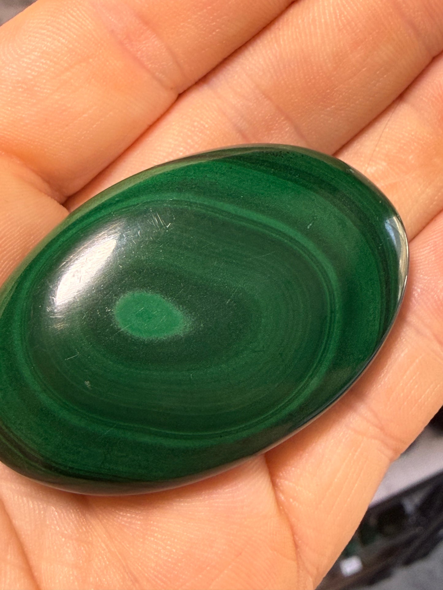 Malachite Palm Stone – Premium Green Crystal for Protection, Transformation & Strength