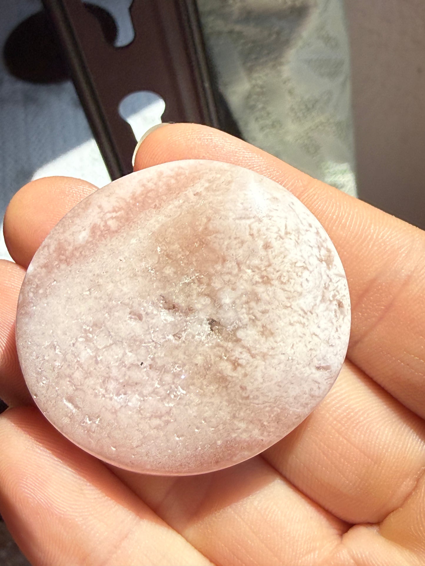 Pink Amethyst Palm Stone – Soothing Heart‑Healing Crystal for Comfort, Calm & Emotional Balance