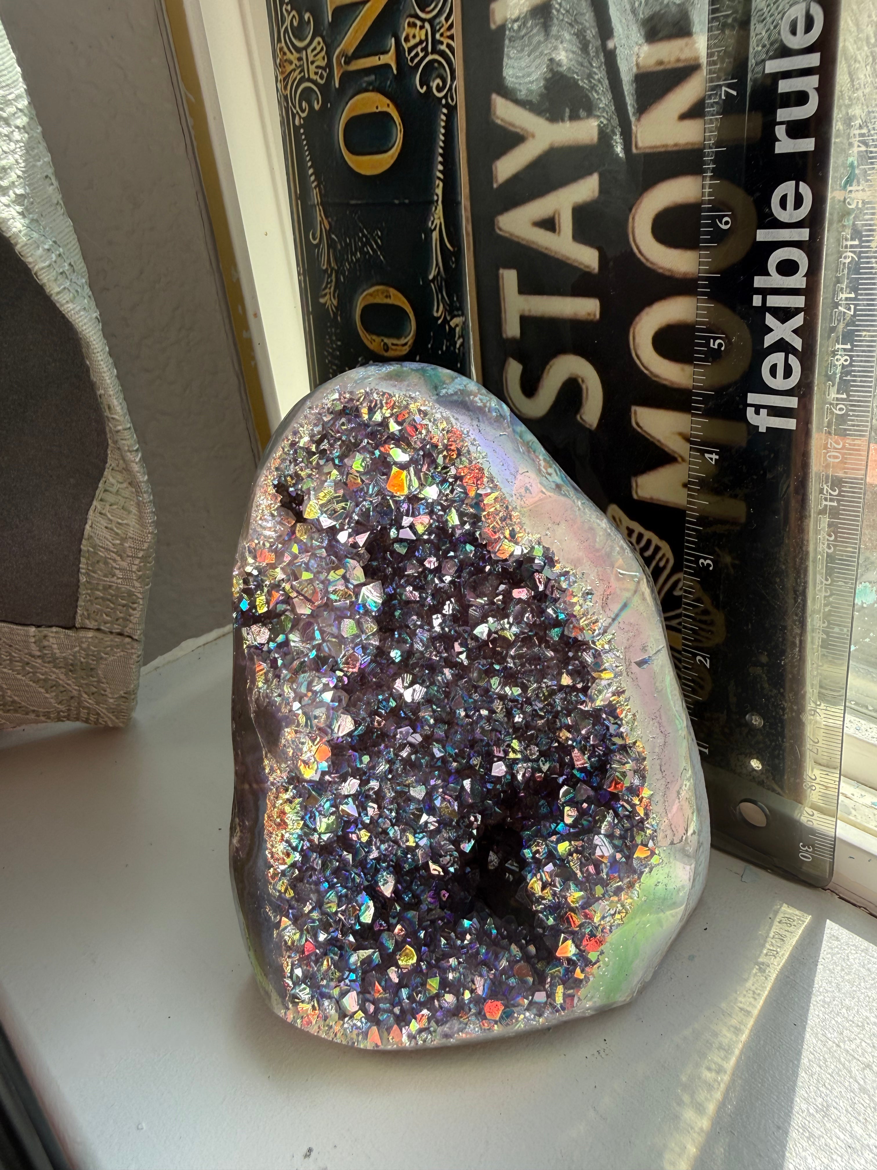 Aura Amethyst 2 lb 15.4 oz – Large Titanium‑Aura Crystal for Joy, Intuition & High‑Vibe Energy