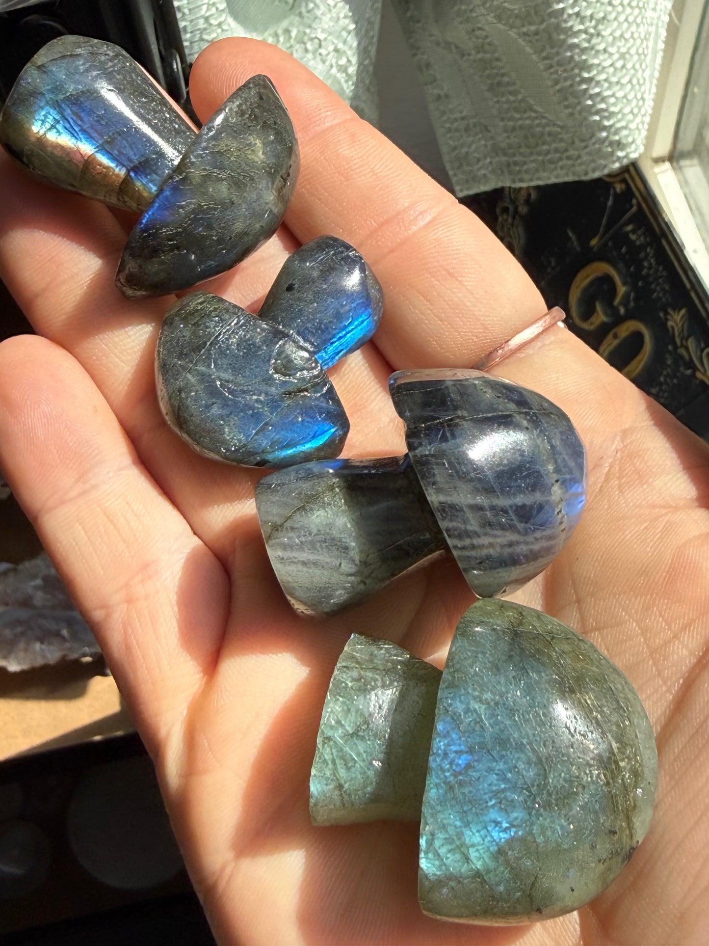 Small Labradorite Mushroom – Protection, Intuition & Transformation