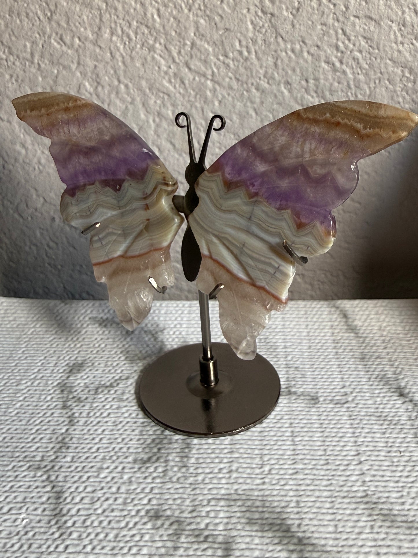 Amethyst Agate Butterfly on Stand — Intuition • Calm • Transformation
