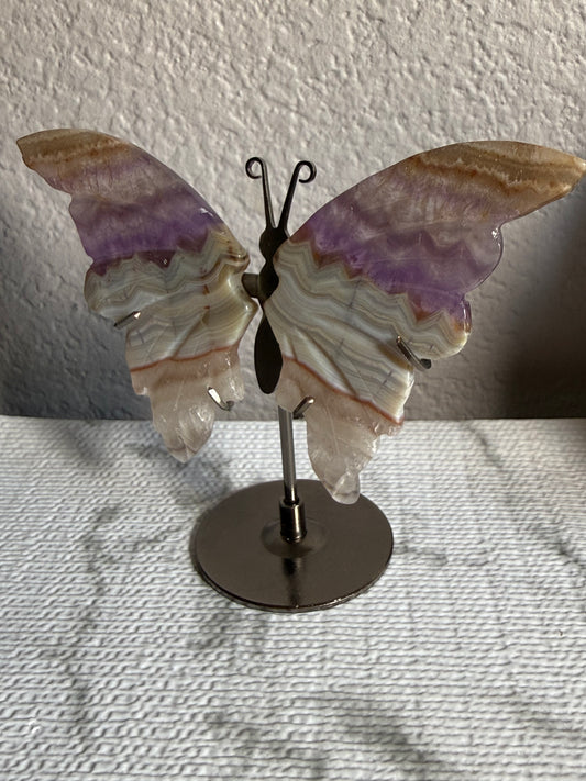 Amethyst Agate Butterfly on Stand — Intuition • Calm • Transformation