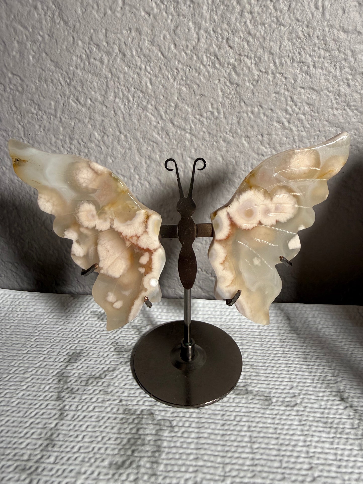 Flower Agate Butterfly on Stand — Blooming Energy • Emotional Growth • Gentle Transformation