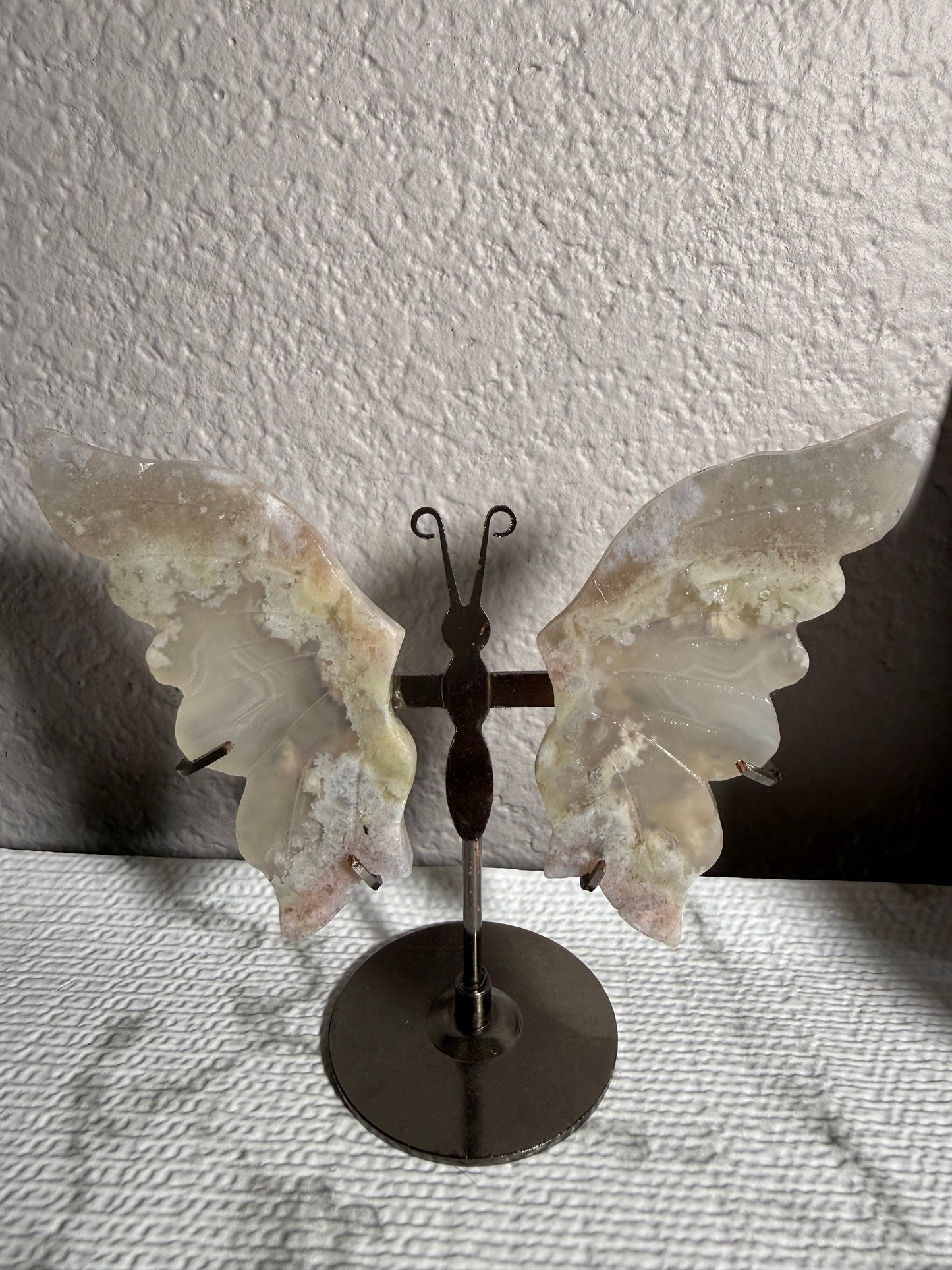 Flower Agate Butterfly on Stand — Blooming Energy • Emotional Growth • Gentle Transformation