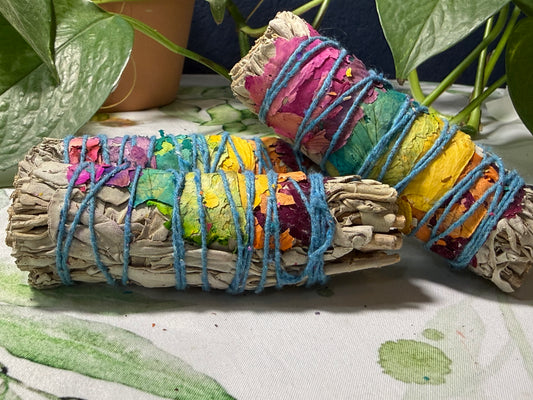 Floral White Sage Smudge Bundle | Cleansing, Renewal & Energy Clearing