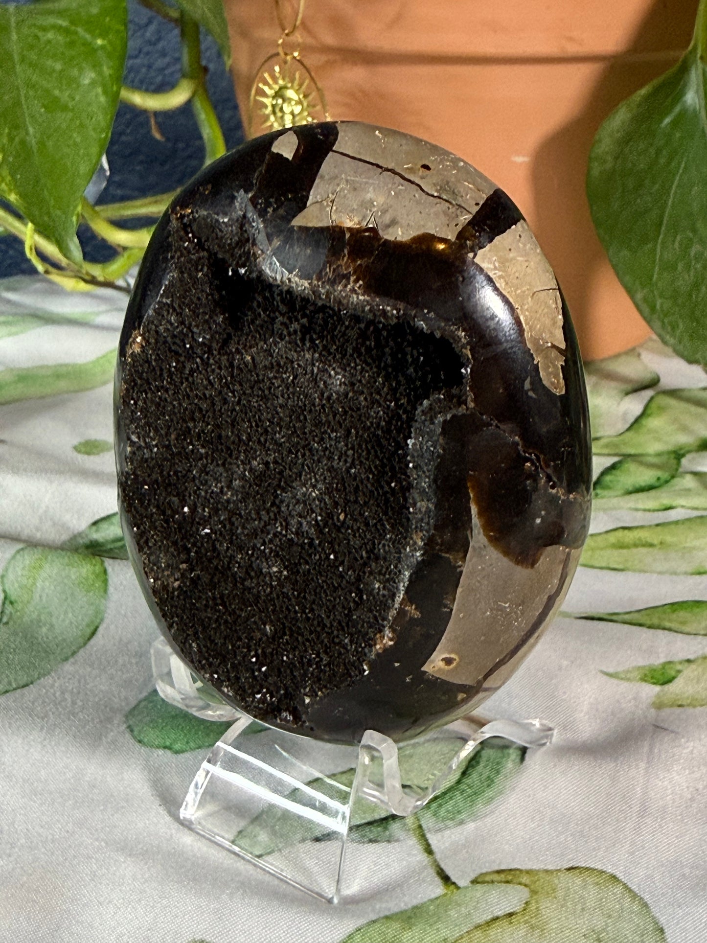 Druzy Septarian Egg XXL– Grounding • Strength