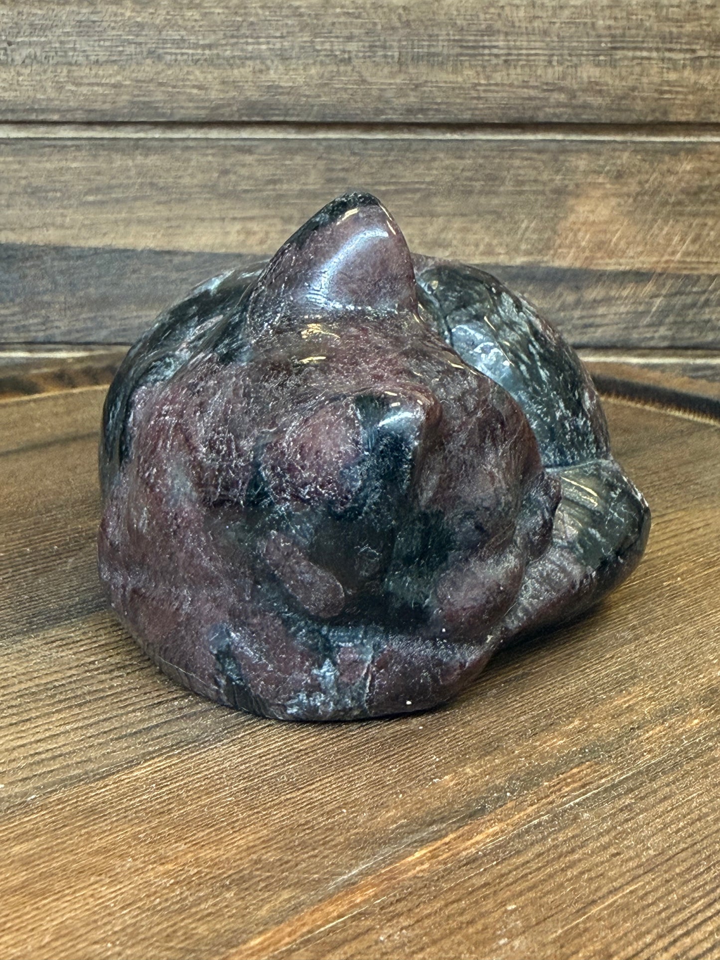 Garnet Cat Carving — Intuition • Protection • Strength