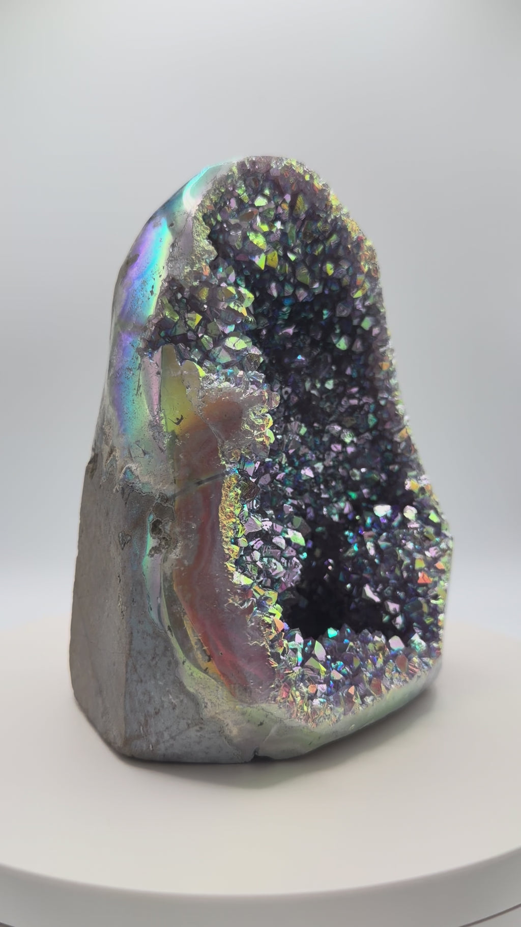 Aura Amethyst 2 lb 15.4 oz – Large Titanium‑Aura Crystal for Joy, Intuition & High‑Vibe Energy