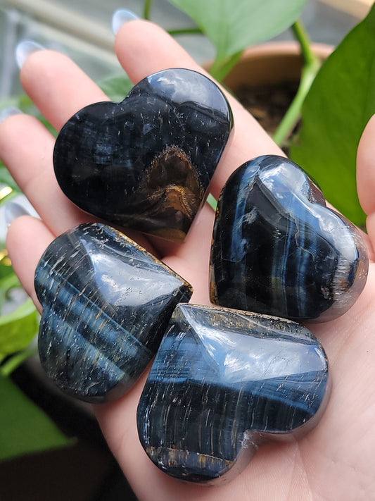Heart‑Shaped Blue Tiger Eye Palm Stone