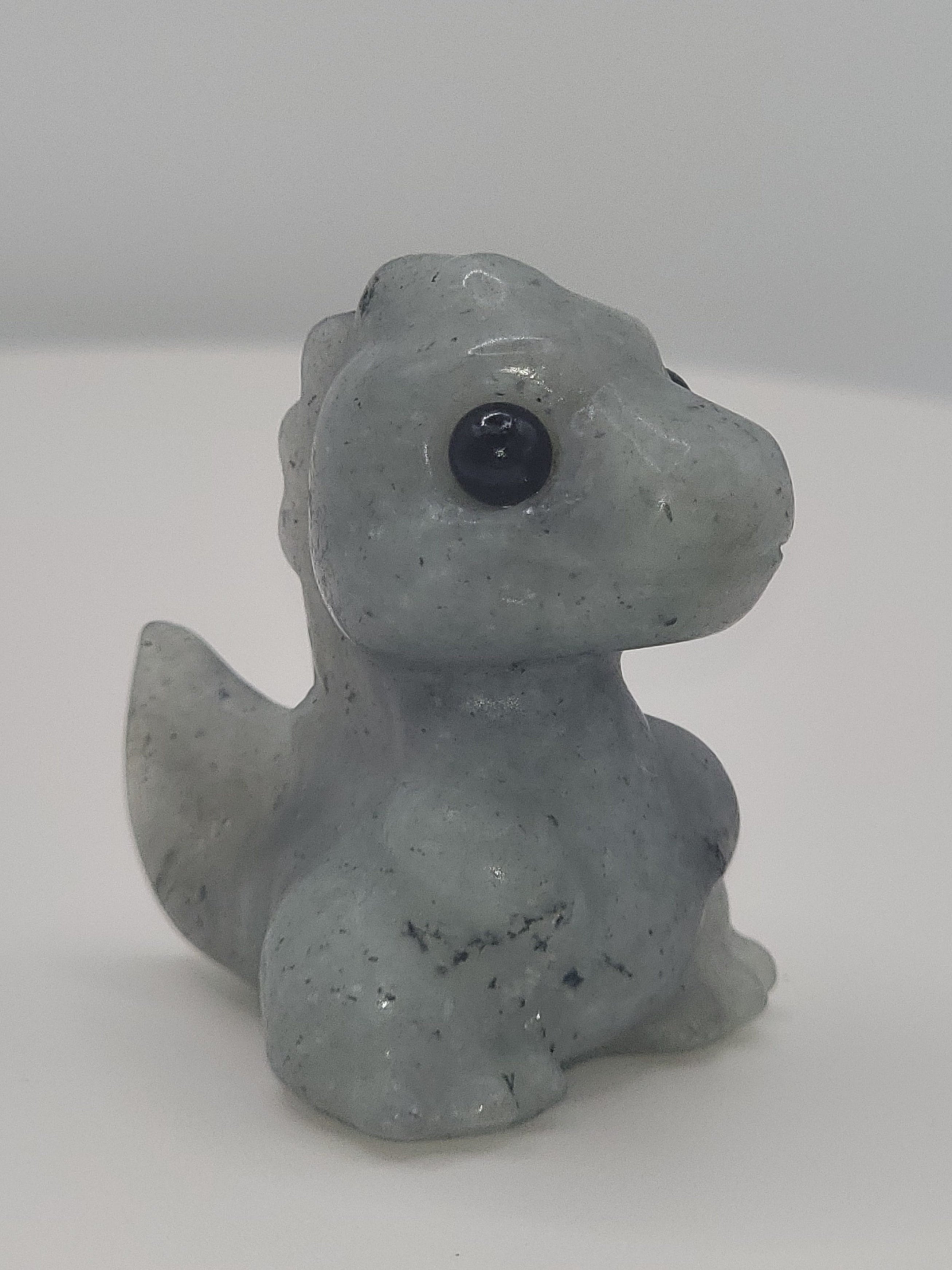Small Labradorite Dinosaur – Iridescent Crystal Carving for Intuition, Protection & Transformation