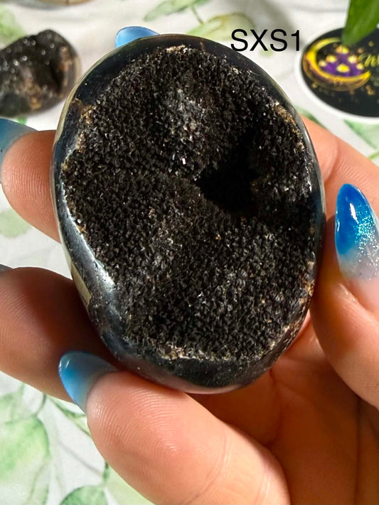 Druzy Septarian Egg XS– Grounding • Strength