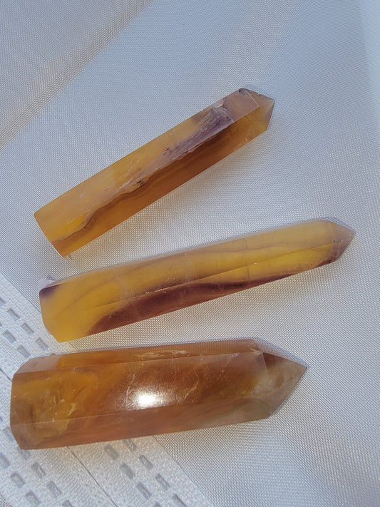 Citrine Double‑Terminated Point – Polished Golden Crystal for Abundance, Confidence & Manifestation